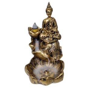 Adicione uma aura de paz e serenidade ao seu ambiente com nosso incensário cascata de resina. Apresentando uma bela estátua do Buda meditando, este incensário cria uma cascata suave de fumaça, proporcionando um cenário perfeito para meditação e relaxamento. Especificações: – Porta Incenso Cascata Buda. – Material: Resina. Dimensões (A x L x P): – 14 x 9 x 14 cm.