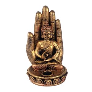 Transforme seu espaço sagrado com o Incensário mão Buda Hindu na cor bronze. Feito em material de alta qualidade - resina - este incensário exala tranquilidade e harmonia. Com capacidade para até 3 incensos simultaneamente, este é o acessório perfeito para seus momentos de meditação e relaxamento. Adicione um toque de espiritualidade e elegância à sua decoração com este item único e funcional. Especificações: – Porta Incenso Mão Buda Hindu. – Material: Resina. Dimensões (A x L x P): – 13 x 7,0 x 7,0 cm.